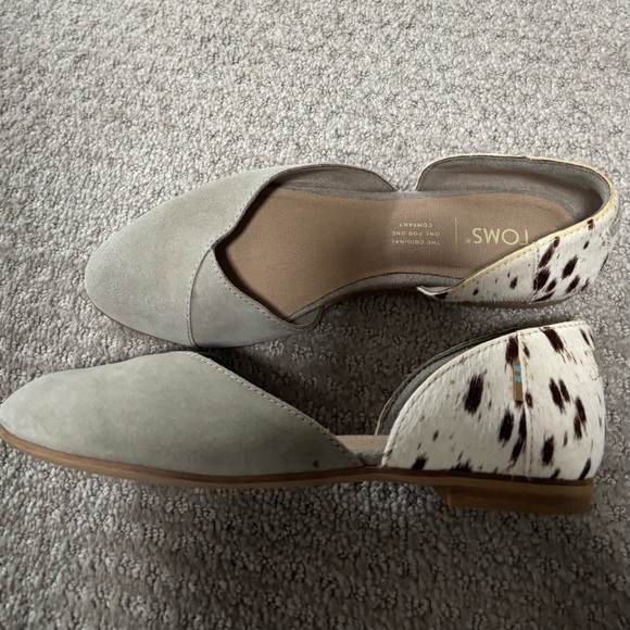 TOMS Patterned Flats - Picture 1 of 3